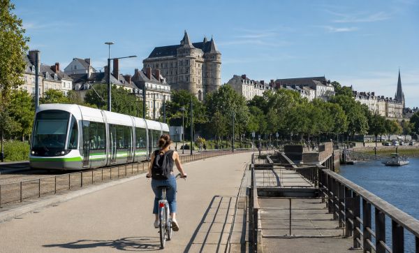 Comment bouger à Nantes et aux alentours à petits prix ?